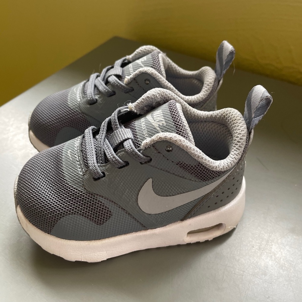 Nike Air Max Tavas, infant size 4